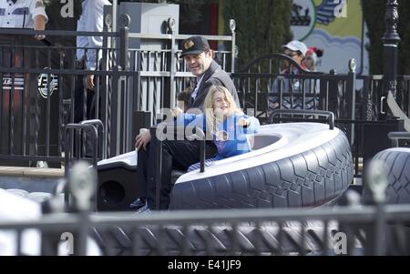 Vince Vaughn trascorre la giornata con la sua famiglia a Disneyland con: Vince Vaughn dove: Los Angeles, California, Stati Uniti quando: 18 Dic 2013 Foto Stock