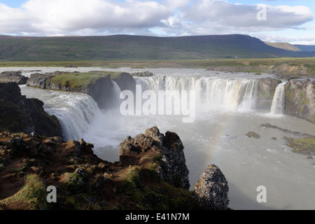 Godafoss, cascata degli dèi o godi, fiume skjalfandafljot, thingeyjarsveit, myvatn quartiere del centro-nord Islanda Foto Stock