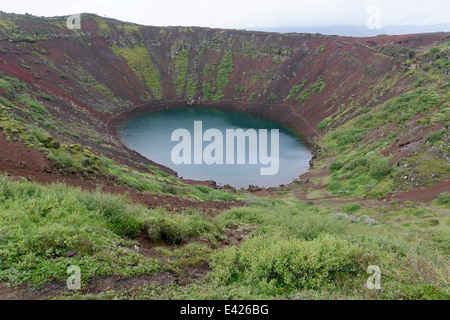 Il cratere del lago Kerid o Kerith, Grimsnes campo vulcanico, Tjarnarholar, Reykanes Langjökull area, Sudurland, Street di Selfoss Foto Stock