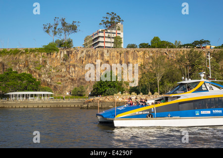 Brisbane Australia, Kangaroo Point Cliffs, Brisbane River, CityCat, traghetto, barca, passeggeri, passeggeri, motociclisti, TransLink, Trans link, QueenslandFer Foto Stock