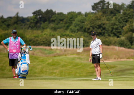 Denham, Londra, UK, 2 luglio 2014. Gli ISP HANDA Ladies European Masters 2014 - Pro-Am giorno al Buckinghamshire golf club. Un giorno per le aziende e i partner della celebrità per giocare a fianco di professionisti precedendo l'evento principale del giorno seguente. Nella foto : Karrie Webb (Australia), il campione in carica. Credito: Stephen Chung/Alamy Live News Foto Stock