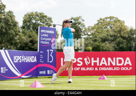 Denham, Londra, UK, 2 luglio 2014. Gli ISP HANDA Ladies European Masters 2014 - Pro-Am giorno al Buckinghamshire golf club. Un giorno per le aziende e i partner della celebrità per giocare a fianco di professionisti precedendo l'evento principale del giorno seguente. Nella foto : astro nascente del golf britannico, Charley Hull, (UK). Credito: Stephen Chung/Alamy Live News Foto Stock