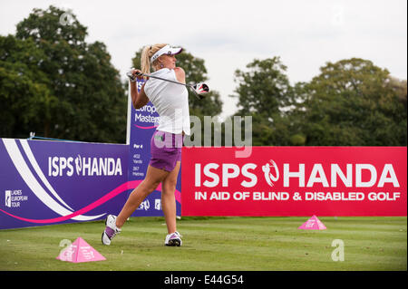 Denham, Londra, UK, 2 luglio 2014. Gli ISP HANDA Ladies European Masters 2014 - Pro-Am giorno al Buckinghamshire golf club. Un giorno per le aziende e i partner della celebrità per giocare a fianco di professionisti precedendo l'evento principale del giorno seguente. Nella foto : Carly Booth (Scozia). Credito: Stephen Chung/Alamy Live News Foto Stock