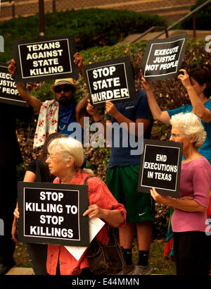 Dallas, Texas, USA. 2 Luglio, 2014. In occasione dell'anniversario dal sollevamento della pena di morte della pena di morte in America. I gruppi religiosi si sono riuniti per chiedere la sua abolizione. Credito: J. G. Domke/Alamy Live News Foto Stock