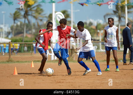 Evento di calcio per i bambini e i giovani provenienti da quartieri poveri, Festival da Bola, progetto sociale della Deutsche Foto Stock