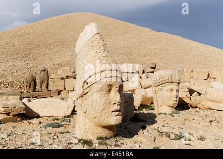 Capi di Antioco e Tyche di Commagene, western terrace, tomba di Antioco, monte Nemrut, Nemrut Dagi, Adiyaman provincia Foto Stock