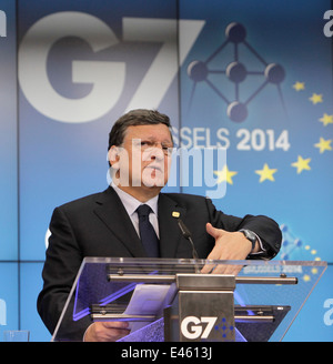 L'ex primo ministro portoghese José Manuel Barroso presidente del consiglio europeo e della commissione tengono una conferenza stampa al VERTICE del G7 del maggio 2014 Foto Stock