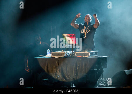 Milwaukee, Wisconsin, Stati Uniti d'America. 2 Luglio, 2014. DJ PAULY D esegue dal vivo presso il Summerfest 2014 Festival di Musica a Milwaukee nel Wisconsin © Daniel DeSlover/ZUMA filo/Alamy Live News Foto Stock