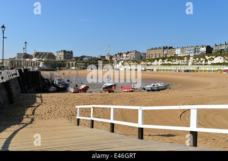 La spiaggia e il lungomare in Broadstairs Kent REGNO UNITO Foto Stock