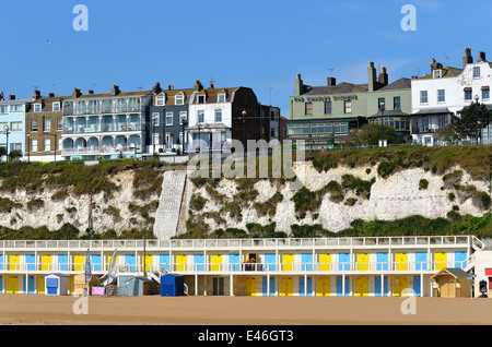La spiaggia e il lungomare in Broadstairs Kent REGNO UNITO Foto Stock