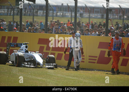 Circuito di Silverstone, Northants, Regno Unito. 04 Luglio, 2014. Campionato del Mondo di Formula Uno FIA 2014, il Gran Premio di Gran Bretagna, Susie Wolff, Williams Martini Racing FW36 pilota di riserva si ritira dopo guasto auto durante le libere 1 Credito: Azione Plus sport/Alamy Live News Foto Stock