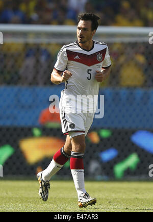 Rio De Janeiro, Brasile. 4 Luglio, 2014. La Germania Mats Hummels celebra il suo obiettivo durante un quarto di finale match tra Francia e Germania di 2014 FIFA World Cup al Estadio do Maracana Stadium di Rio de Janeiro, in Brasile, dal 4 luglio 2014. Credito: Wang Lili/Xinhua/Alamy Live News Foto Stock