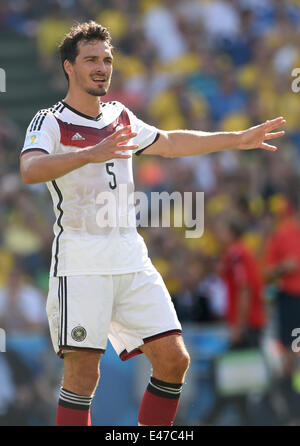 Rio de Janeiro, Brasile. 04 Luglio, 2014. Mats Hummels di Germania gesti durante la Coppa del Mondo FIFA 2014 quarto di finale di partita di calcio tra la Francia e la Germania a Estadio do Maracana di Rio de Janeiro, Brasile, 04 luglio 2014. Foto: Andreas Gebert/dpa/Alamy Live News Foto Stock