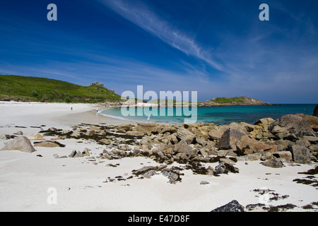 Una vista di Little Bay (St Martin's Bay) sull'isola di St Martin's, isole Scilly, UK. Foto Stock