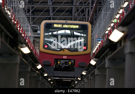 S-Bahn Gruenau officina Foto Stock