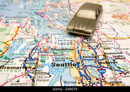 Modello berlina su una mappa stradale di Seattle WA Foto Stock