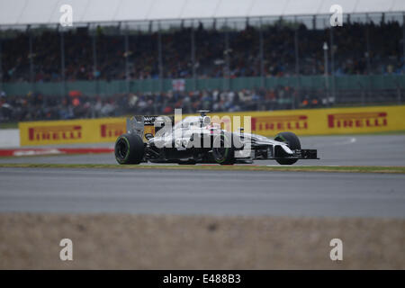 Towcester, Regno Unito. 5 Luglio, 2014. JENSON BUTTON della Gran Bretagna e la McLaren Mercedes Drive durante la sessione di qualifiche della Formula 1 Gran Premio di Gran Bretagna 2014 sul circuito di Silverstone a Towcester, Regno Unito. Credito: James Gasperotti/ZUMA filo/Alamy Live News Foto Stock