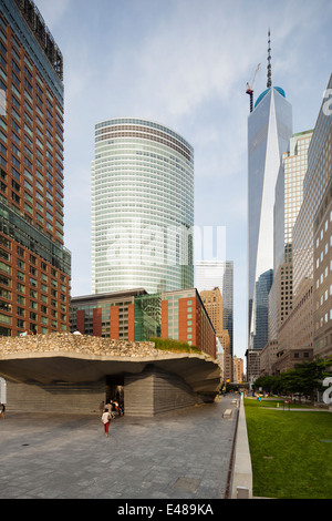New York City - 23 Giugno: World Financial Center di New York con la One World Trade Center in background nel giugno 23, 2013 Foto Stock