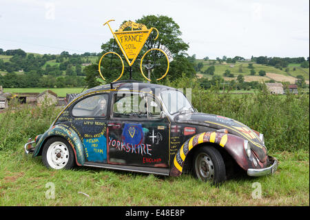 Yorkshire, Regno Unito. 05 Luglio, 2014. Un tema di ciclismo VW Beetle sulla fase 1 del Tour de France da Leeds a Harrogate Credito: Azione Sport Plus/Alamy Live News Foto Stock