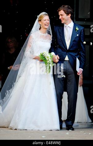 Belga di Principe Amedeo e sua moglie la principessa Elisabetta lascia la Basilica di Santa Maria in Trastevere a Roma, Italia, dopo il loro matrimonio privato, 05 luglio 2014. Foto: Patrick van Katwijk/PAESI BASSI E LA FRANCIA - Nessun servizio di filo- Foto Stock