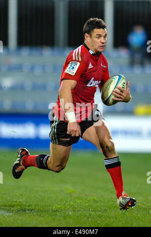 Christchurch, Nuova Zelanda. 05 Luglio, 2014. Dan Carter dei crociati su una raffica nella Super partita di rugby, Crociati contro il blues, presso AMI Stadium, Christchurch Credito: Azione Sport Plus/Alamy Live News Foto Stock