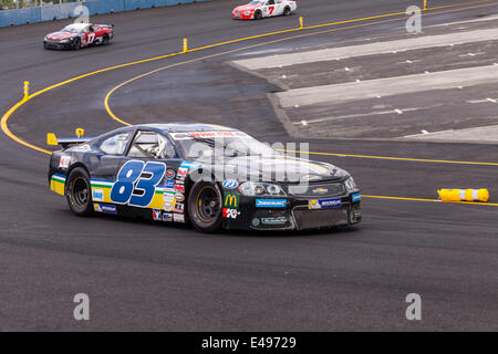 Tours, Francia. 06 Luglio, 2014. Nascar Whelen Euro Series racing al Tours Speedway, Tours, Francia. Credito: Julian Elliott/Alamy Live News Foto Stock