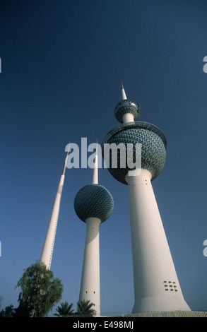 Medio Oriente e gli stati del Golfo, Kuwait, le torri d'acqua, uno dei principali luoghi di interesse di Kuwait City. Foto Stock