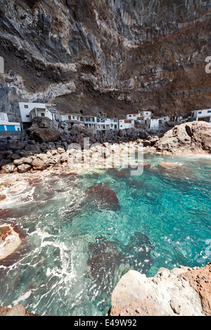 Fishermens case di nascosto il pirata Bay nei pressi di Tijarafe, La Palma Isole Canarie Spagna, Europa Foto Stock