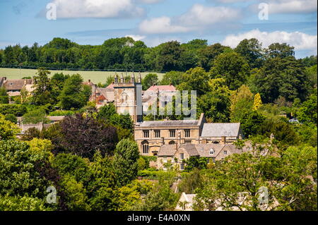 San Pietro e la chiesa di San Paolo a Blockley, un tradizionale villaggio in Cotswolds, Gloucestershire, England, Regno Unito Foto Stock