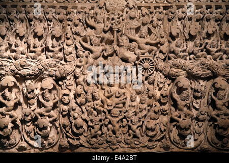 Vishnu da Angkor Wat entrata occidentale gate centrale. Architrave orientale, il Musee Guimet, Museo delle Arti asiatiche, Parigi, Francia, Europa Foto Stock