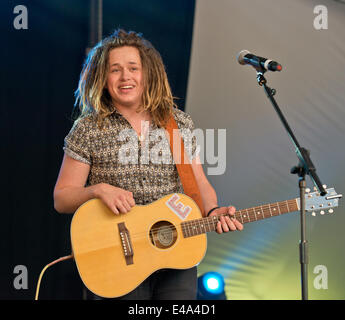 Grande Tew, Oxfordshire, Regno Unito. 6 Luglio, 2014. Festival Cornbury: Luca amico stadio principale a questo anni Cornbury Festival. Credito: charlie bryan/Alamy Live News Foto Stock