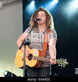 Grande Tew, Oxfordshire, Regno Unito. 6 Luglio, 2014. Festival Cornbury: Luca amico stadio principale a questo anni Cornbury Festival. Credito: charlie bryan/Alamy Live News Foto Stock