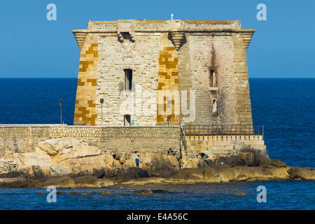 Torre di Ligny ora un museo della preistoria sul lungomare di questo nord-ovest del porto peschereccio, Trapani, Sicilia, Italia Foto Stock