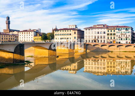 Ponte alle Grazie al di sopra del fiume Arno, Firenze (Firenze), il Sito Patrimonio Mondiale dell'UNESCO, Toscana, Italia, Europa Foto Stock