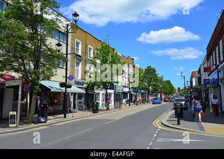 Victoria Road, Surbiton, Royal Borough di Kingston upon Thames, Greater London, England, Regno Unito Foto Stock