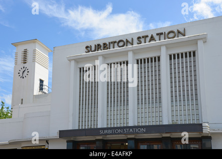 Art Deco Surbiton stazione ferroviaria, Surbiton, Royal Borough di Kingston upon Thames, Greater London, England, Regno Unito Foto Stock