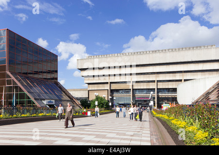 Il Paradise Forum e la vecchia Biblioteca centrale di Birmingham, (ora demolita 2016) Birmingham, Inghilterra, Regno Unito Foto Stock