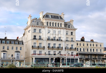 Il Mercure Hotel formerly The Norfolk Hotel sul lungomare di Brighton Regno Unito Foto Stock