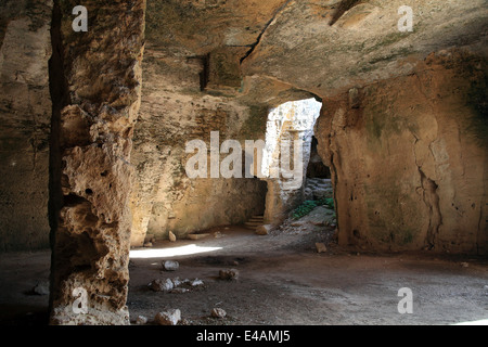 Catacombe cristiane di Fabrica Hill, Paphos, Cipro, che sono stati utilizzati come rifugio dalle persecuzioni romane Foto Stock