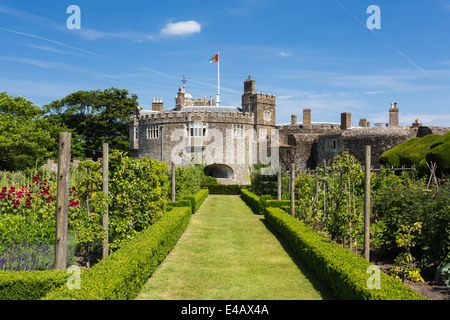 Orto Walmer Castle residenza ufficiale del Signore operaio delle Cinque porte Foto Stock