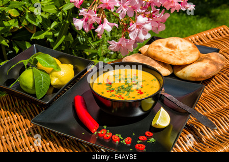 Tradizionale zuppa di lenticchie rosse - kirmizi mercimek corbasi Foto Stock