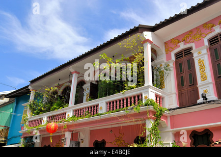 Sino architettura portoghese in Phuket, Tailandia Foto Stock