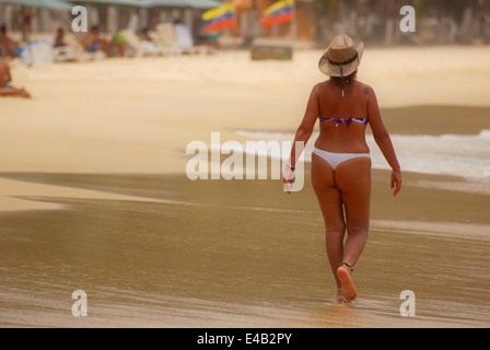 Passeggiate turistiche pacificamente in Playa Grande, Choroní, Aragua stato, Venezuela Foto Stock