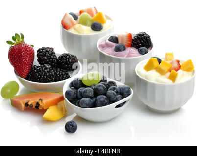 Yogurt con frutta e bacche Foto Stock