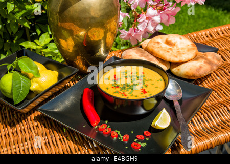 Tradizionale zuppa di lenticchie rosse - kirmizi mercimek corbasi Foto Stock