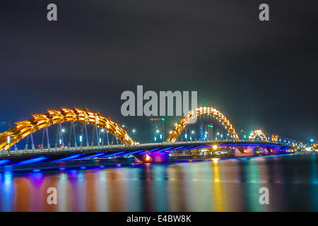 Notte ponte di Da Nang, Vietnam Foto Stock