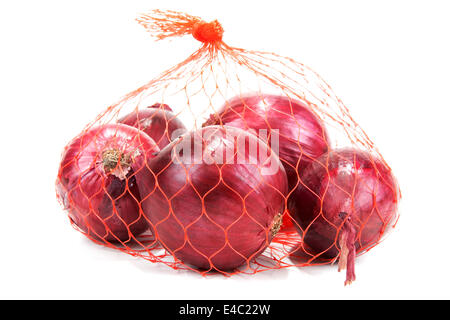 Cipolla rossa in imballaggio dal rosso al netto Foto Stock