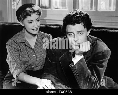 Martine Carol, Gerard Philipe, sul set del film "Bellezze della notte' (aka Les Belles du Nuit), 1952 Foto Stock