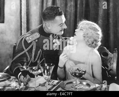 John Gilbert, Mae Murray, sul set del film muto, "La Vedova Allegra", 1925 Foto Stock