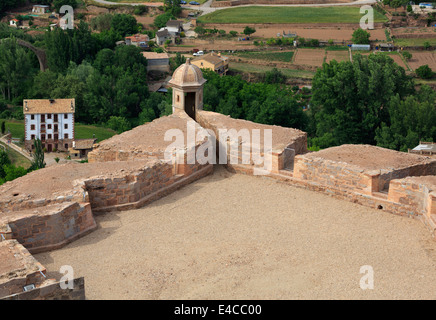 Parador de Cardona, Catalogna, Spagna. Una delle torrette sui bastioni. Foto Stock